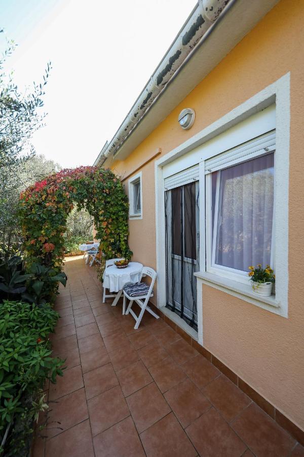 Apartments With A Parking Space Brbinj, Dugi Otok - 8160 Exterior photo